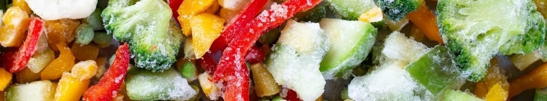 Tiefgekühlter Brokkoli, Paprika, Mais und Erbsen