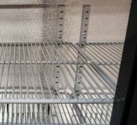Gastro Barkühler mit 138 Liter - 2 höhenverstellbare Roste, Dixell-Digitalthermostat & LED