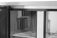 Kühltisch, dreitürig Kitchen Line 390 L